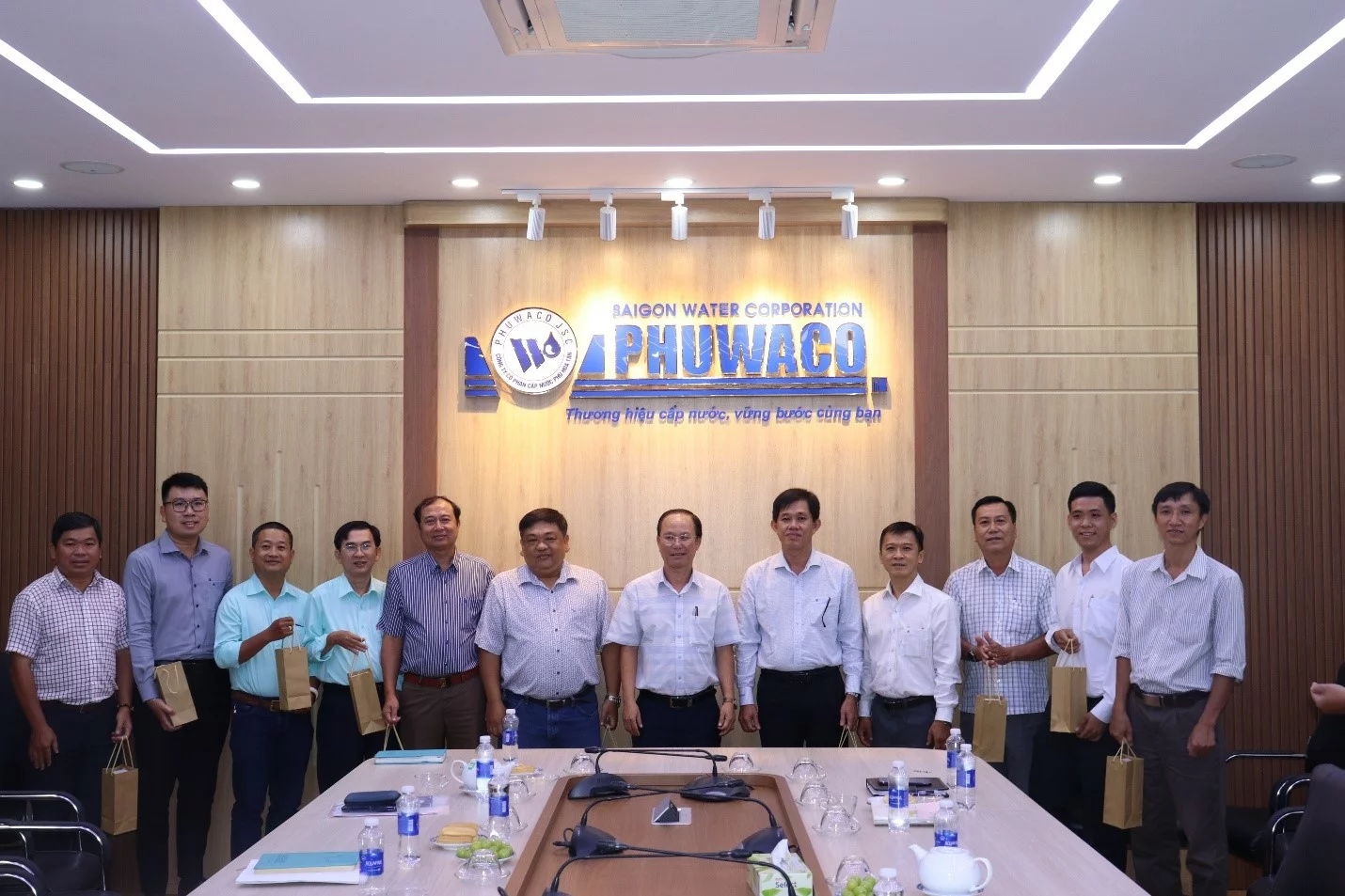 Buổi gặp mặt trao đổi kinh nghiệm trong công tác đọc số giữa Công ty Cấp Nước Phú Hòa Tân và Công ty CP Điện Nước An Giang
