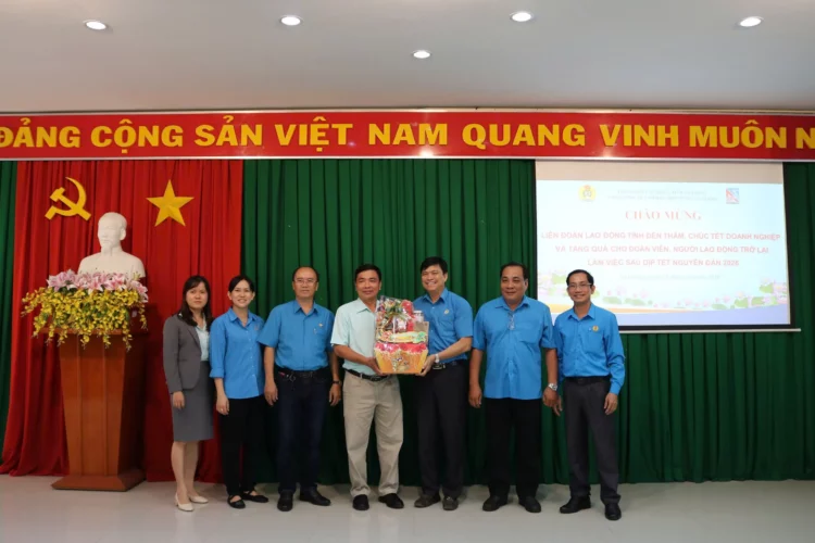 Liên đoàn Lao động tỉnh An Giang đến thăm và chúc Tết Công ty Cổ phần Điện Nước An Giang Liên đoàn Lao động tỉnh An Giang đến thăm và chúc Tết Công ty Cổ phần Điện Nước An Giang
