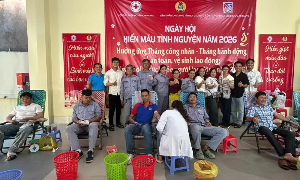 Sôi nổi Ngày hội hiến máu tại Công ty Cổ phần Điện Nước An Giang: Hơn 150 đơn vị máu được sẻ chia Sôi nổi Ngày hội hiến máu tại Công ty Cổ phần Điện Nước An Giang: Hơn 150 đơn vị máu được sẻ chia